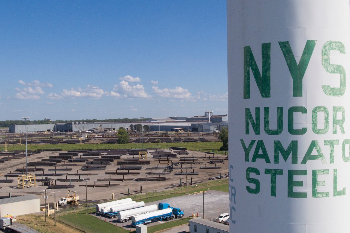 Photo of Nucor Yamato Steel mill exterior