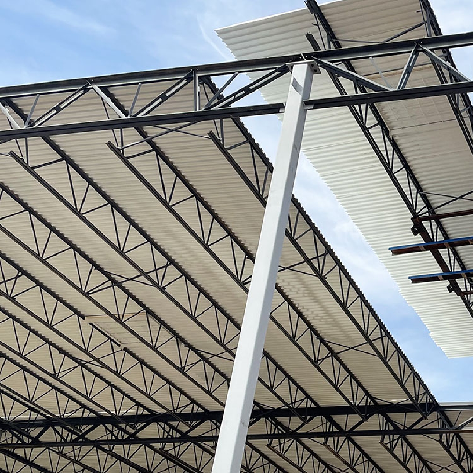 photo of roof made from nucor A792 steel